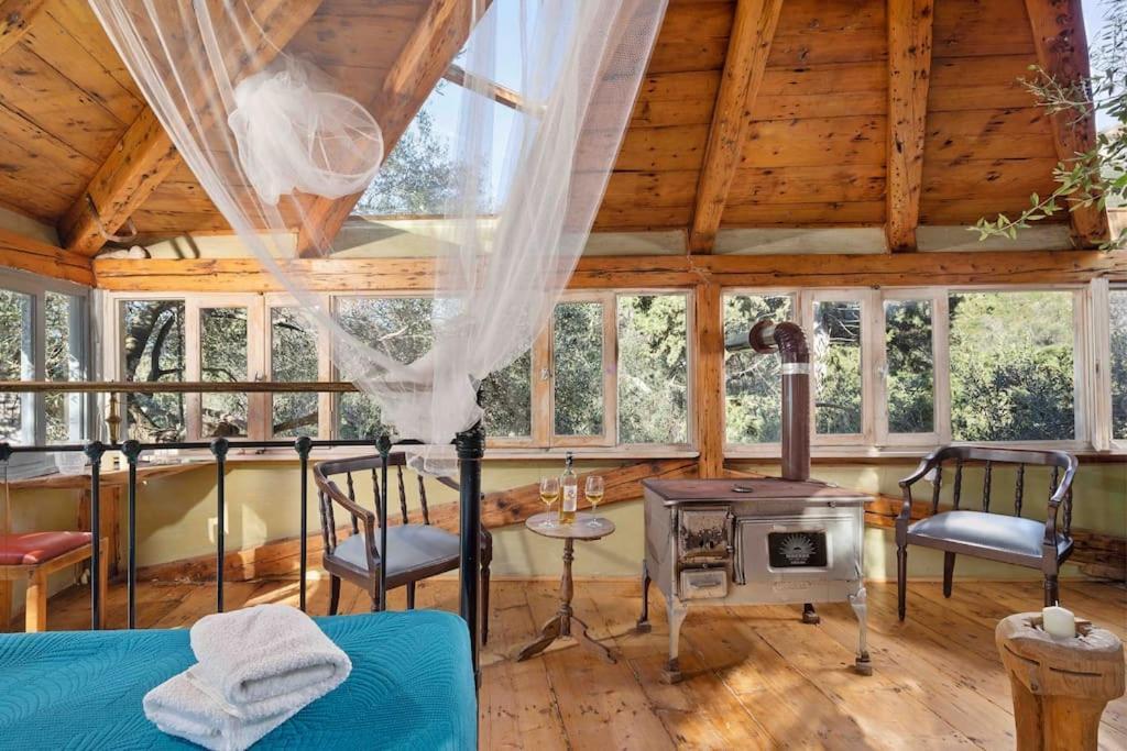 Вілла Margaritis'S Treehouse Paramonas  Екстер'єр фото
