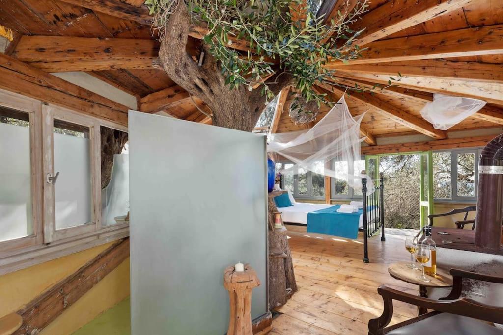 Вілла Margaritis'S Treehouse Paramonas  Екстер'єр фото